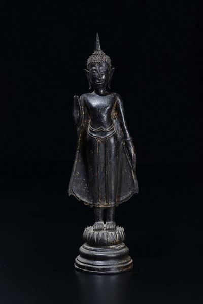 Divinità in Bronzo Eretta su Fiore di Loto, Thailandia, XIX Secolo