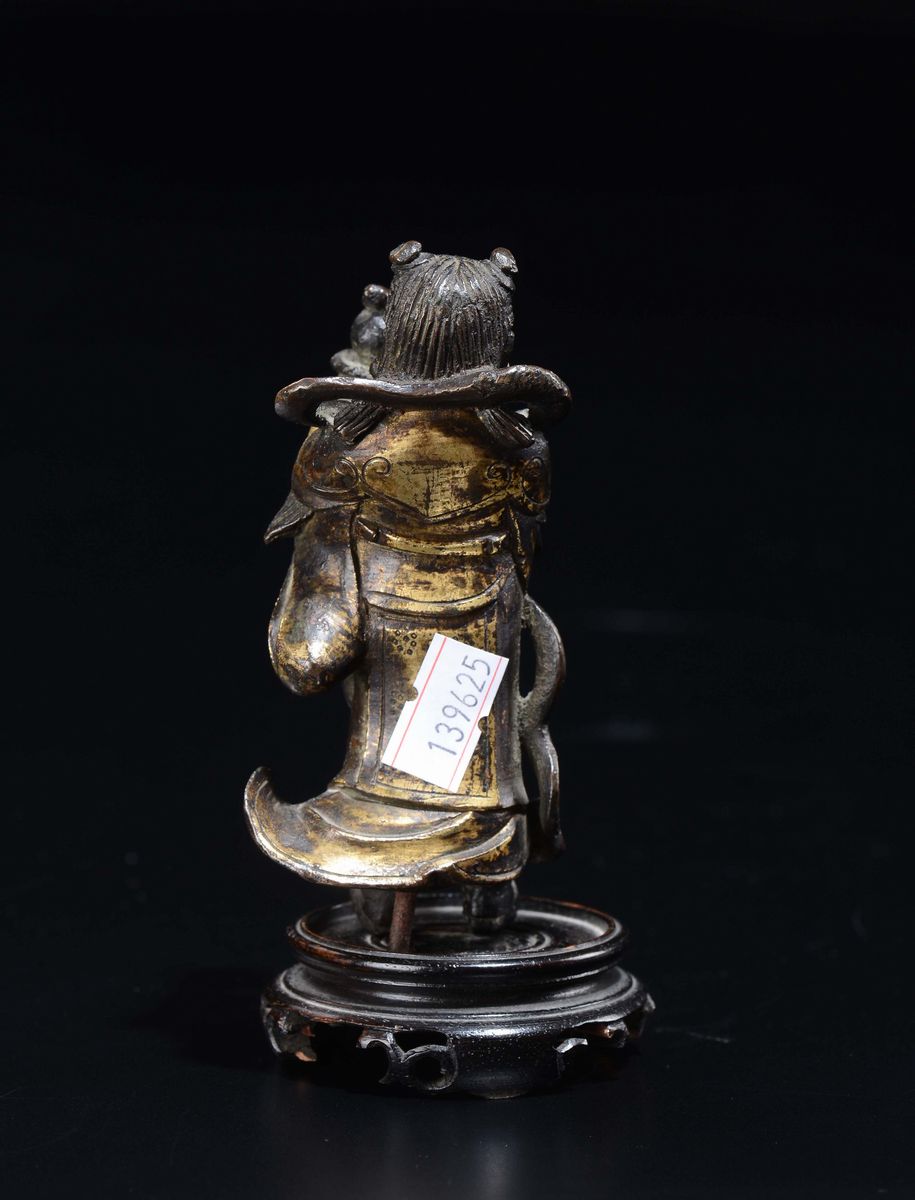 Figura di Guanyin con Vassoio in Bronzo con Tracce di Doratura, Cina, Dinastia Qing, XIX Secolo
