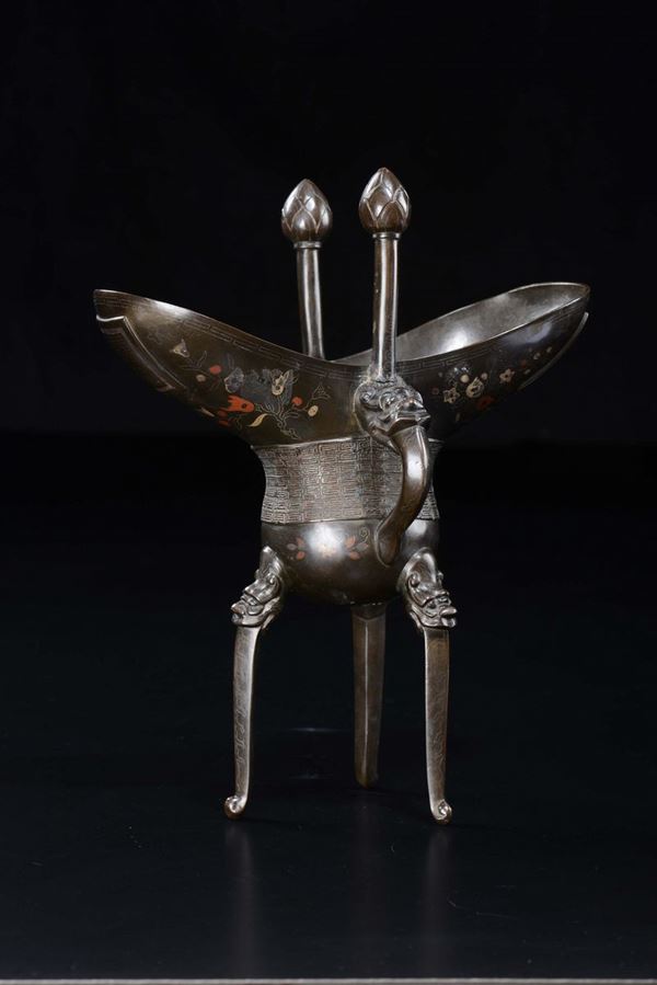 Incensiere tripode in bronzo a doppia ansa con decorazioni smaltate, Cina, XX secolo