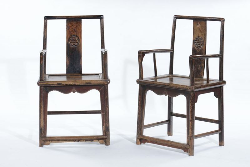 A pair of wooden armchairs with carved seatback, China, Qing Dynasty, 19th century  - Auction Chinese Works of Art - Cambi Casa d'Aste