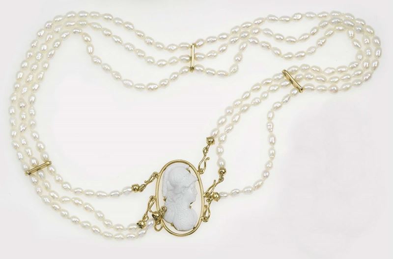 Seed pearl necklace with a cameo on clasp  - Auction Jewels Timed Auction - Cambi Casa d'Aste