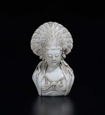 Busto di Divinità in Porcellana Blanc De Chine, Cina, XX Secolo