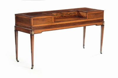 Scrivania Lastronata in Satinwood in Stile Adams, Inghilterra XX Secolo