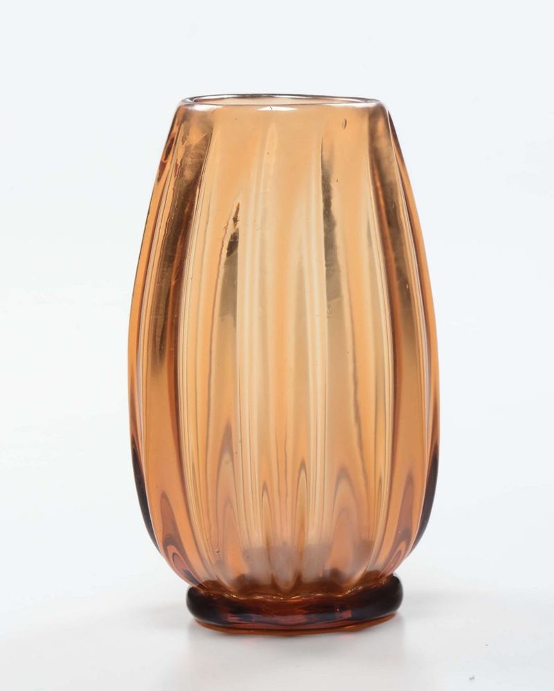 Vaso di forma ovoidale in vetro giallo costolato  - Asta Antiquariato - Cambi Casa d'Aste
