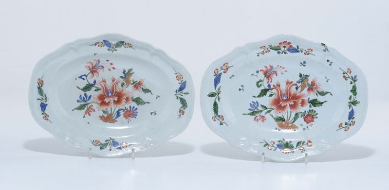 Due piatti ovali Doccia, manifattura Ginori, 1750-1760 circa  - Asta Maioliche e Porcellane da Collezione - Cambi Casa d'Aste