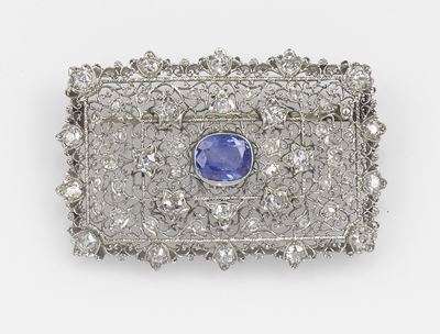 Spilla con Zaffiro Sri Lanka di Ct 3,40 Circa e Diamanti
