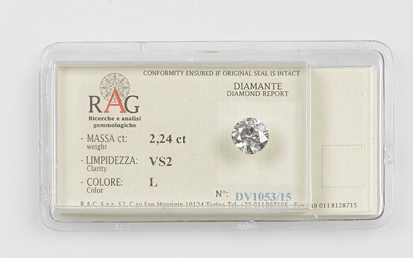 A round brilliant-cut diamond weighing 2,24 carats. Accompanied by R.A.G. Torino gemological report