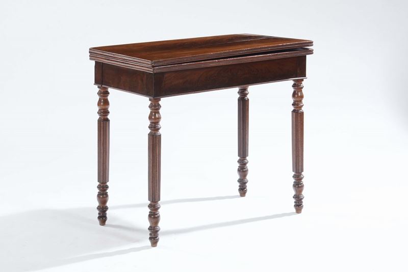 Tavolino da gioco con piano a libro  - Asta Arredi dalle dimore degli eredi Ercole Marelli e altre provenienze - Cambi Casa d'Aste