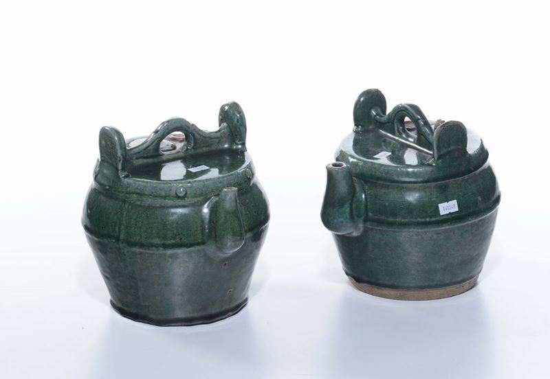 Coppia di broxxhette in terracotta dipinta verde  - Asta Arredi dalle dimore degli eredi Ercole Marelli e altre provenienze - Cambi Casa d'Aste