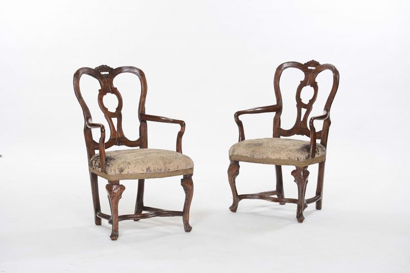 Coppia di poltrone in noce, Veneto XIX secolo  - Auction Furnishings from the mansions of the Ercole Marelli heirs and other property - Cambi Casa d'Aste