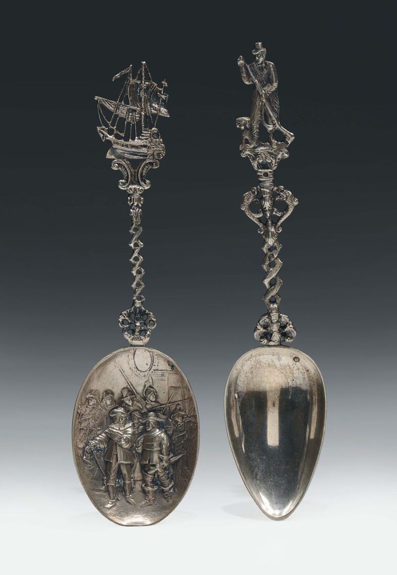 Lotto di due cucchiai in argento, Paesi Bassi (?) XX secolo  - Auction Italian and European Silver Collection - Cambi Casa d'Aste