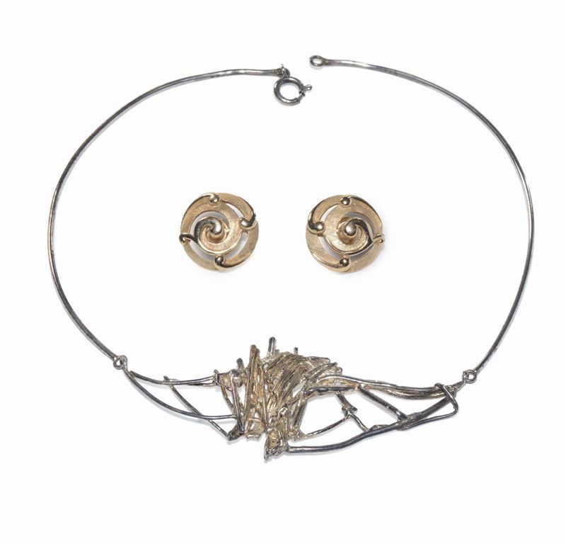Lotto composto da un paio di orecchini e una collana in argento  - Asta Arredi dalle dimore degli eredi Ercole Marelli e altre provenienze - Cambi Casa d'Aste
