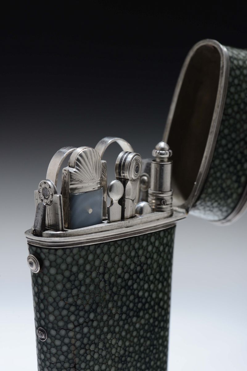 Etui in Argento con Contenitore Rivestito in Galluchat, XVIII-XIX Secolo