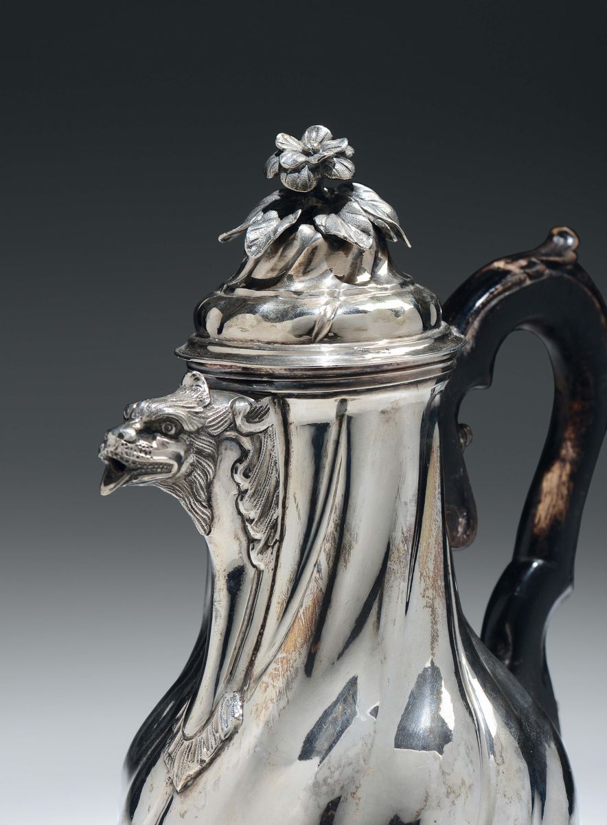 Caffettiera in Argento Sbalzato e Cesellato, Bottega del Torchio da Vino, Milano 1770/1780