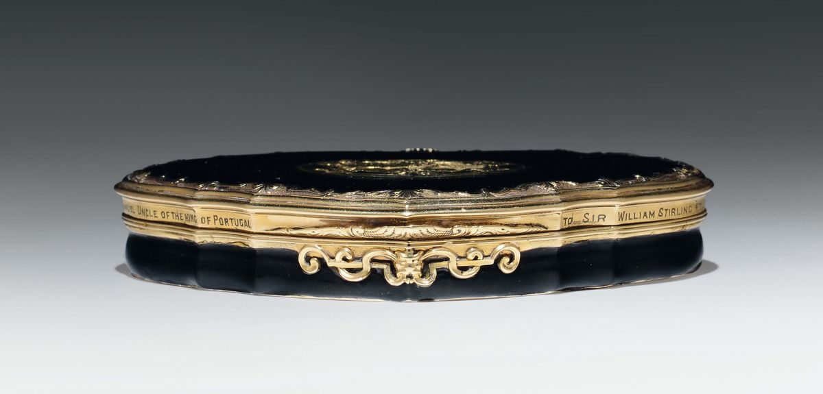 Tabacchiera in Oro e Smalto Nero.