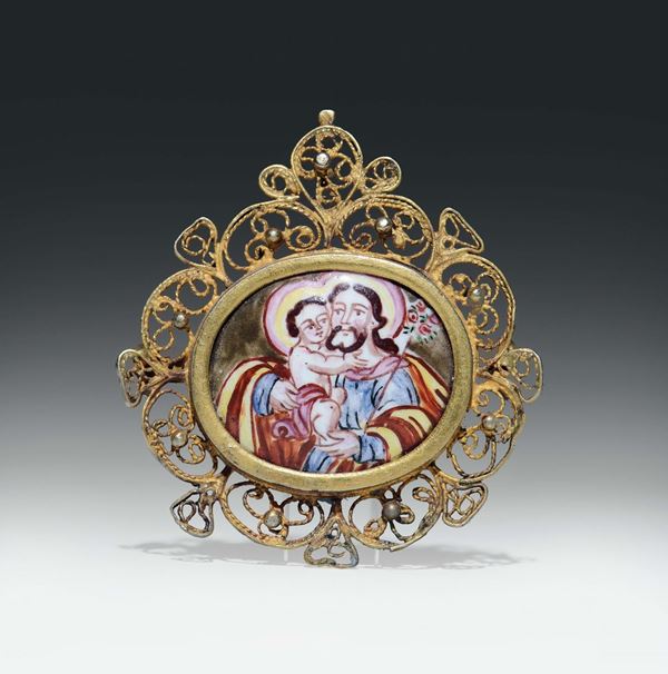 Medaglione devozionale in filigrana d'argento dorato, argento dorato sbalato e cesellato e smalto dipinto. Maestranze siciliane della fine del XVIII secolo