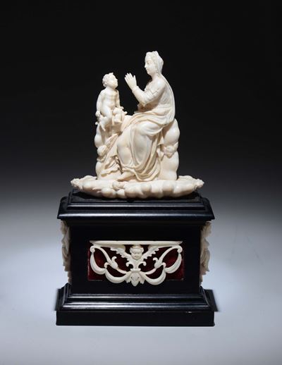 Gruppo in Avorio Scolpito Raffigurante “madonna della Ghiara”. Italia Centrale, Inizio XVIII Seco...