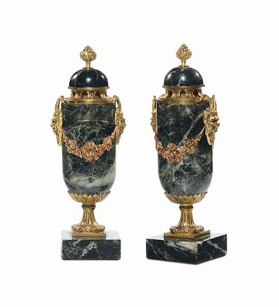 Coppia di Vasi in Marmo Verde e Bronzo Dorato, XIX-XX Secolo