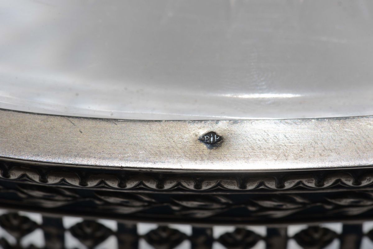 Giardiniera Ovale in Argento Sbalzato e Traforato e Vetro, XIX Secolo
