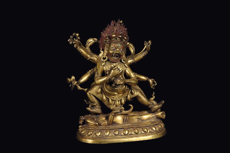 Figura di Sadbhuja-Mahakala in bronzo dorato, Cina, Dinastia Qing, XVIII secolo  - Asta Fine Chinese Works of Art - Cambi Casa d'Aste