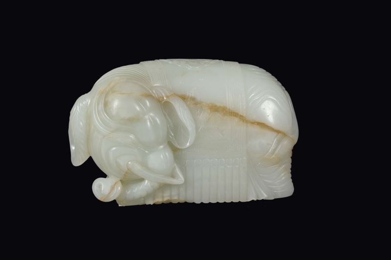 A white and russet jade figure of elephant, China, Qing Dynasty, Qianlong Period (1736-1795)  - Auction Fine Chinese Works of Art - Cambi Casa d'Aste