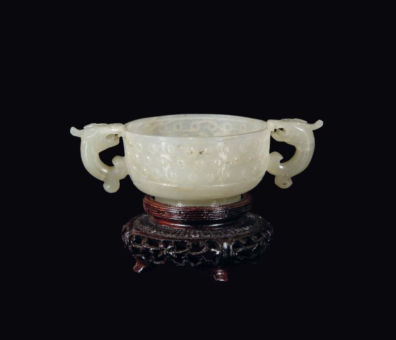 A white jade archaistic two-handled cup with bosses in rilief, China, Qing Dynasty, Qianlong Period (1736-1795)  - Auction Fine Chinese Works of Art - Cambi Casa d'Aste