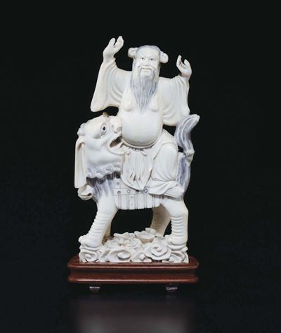 Scultura in Avorio con Saggio su Cane di Pho, Cina, Inzio XX Secolo