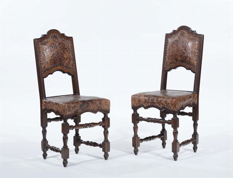Coppia di sedie a rocchetto in noce, XIX secolo  - Asta Arredi dalle dimore degli eredi Ercole Marelli e altre provenienze - Cambi Casa d'Aste