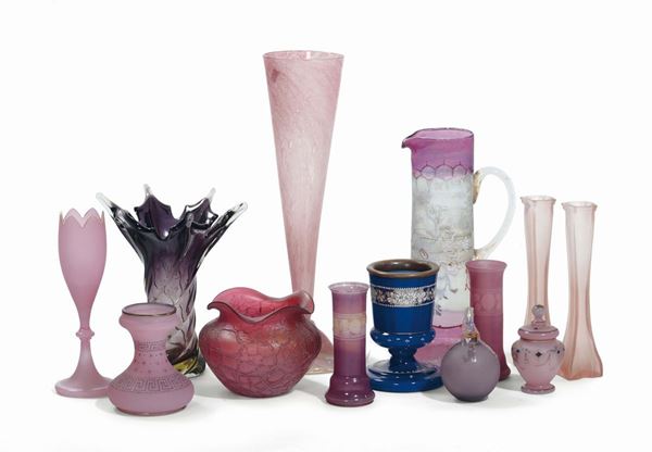 Collezione di vasi ed oggetti in vetri colorati, XX secolo