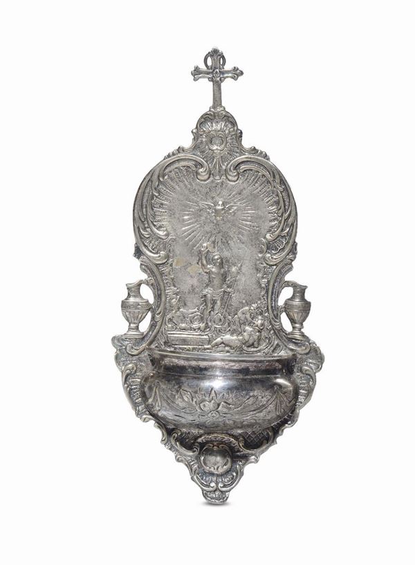 Piccola acquasantiera argento sbalzato, XIX secolo