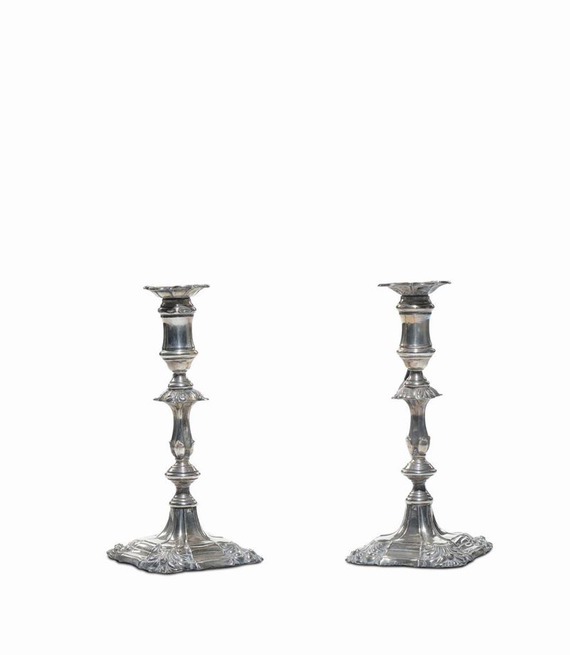 Coppia di candelieri trasformati in lampada in argento, XX secolo  - Auction Furnishings from the mansions of the Ercole Marelli heirs and other property - Cambi Casa d'Aste