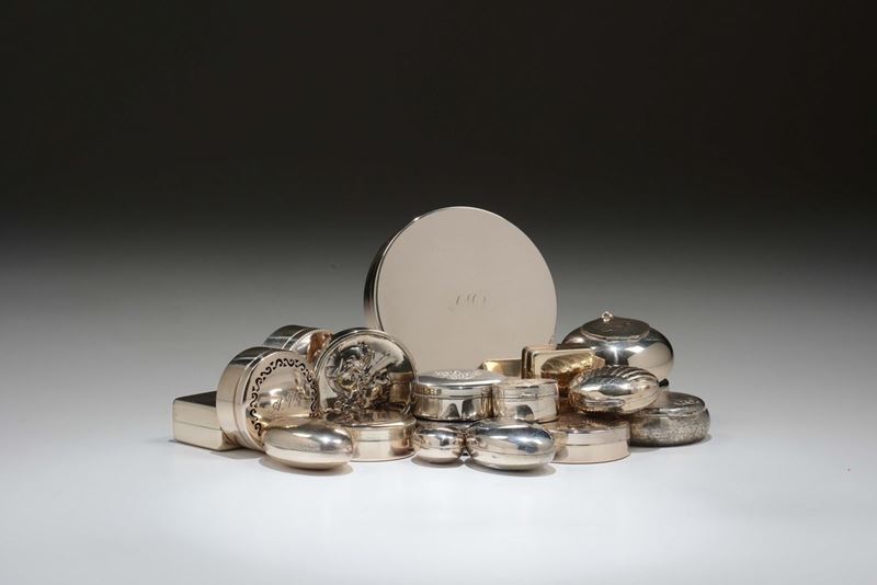 Collezione di scatoline in argento e metallo  - Asta Arredi dalle dimore degli eredi Ercole Marelli e altre provenienze - Cambi Casa d'Aste