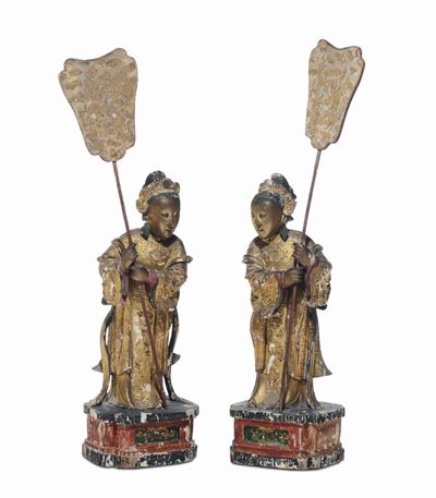 Coppia di Figure Femminili in Legno Intagliato e Dorato, Cina XIX-XX Secolo