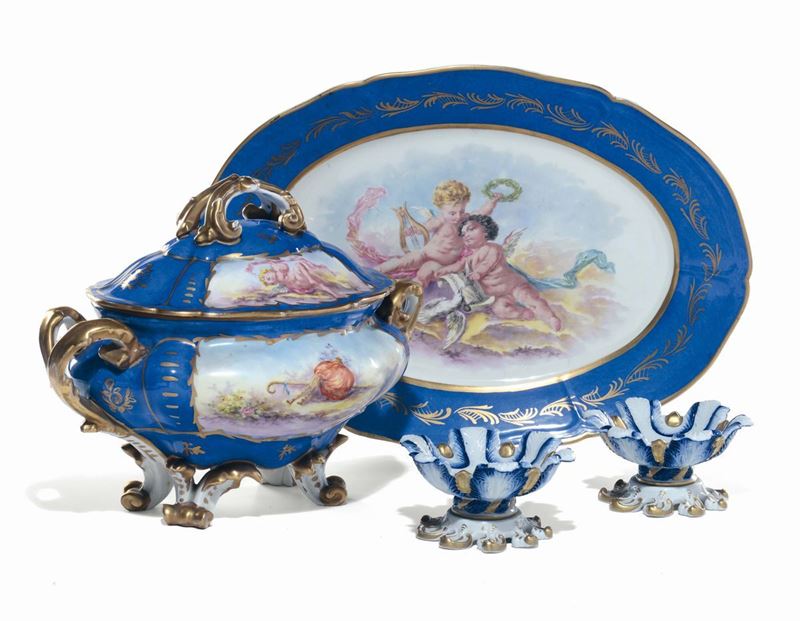 Zuppiera con piatto ovale in porcellana, XX secolo  - Auction Furnishings from the mansions of the Ercole Marelli heirs and other property - Cambi Casa d'Aste