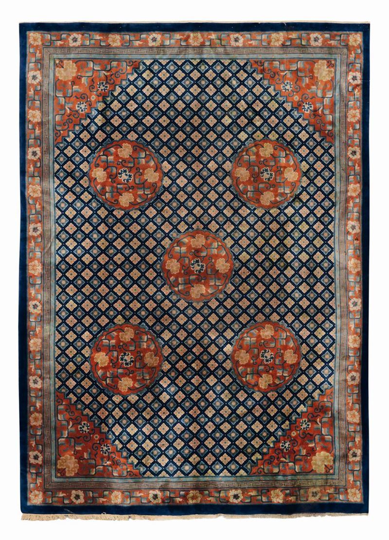 Tappeto cinese prima meta XX secolo  - Asta Arredi dalle dimore degli eredi Ercole Marelli e altre provenienze - Cambi Casa d'Aste