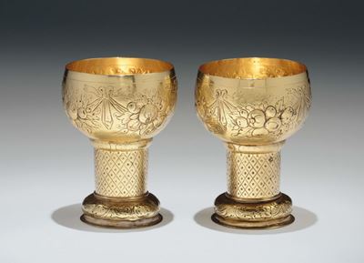 Coppia di Coppe in Argento Vermeille Sbalzato, Germania o Olanda XVIII-XIX Secolo
