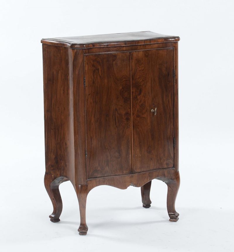 Piccolo credenzino a due ante, XIX secolo  - Auction Furnishings from the mansions of the Ercole Marelli heirs and other property - Cambi Casa d'Aste