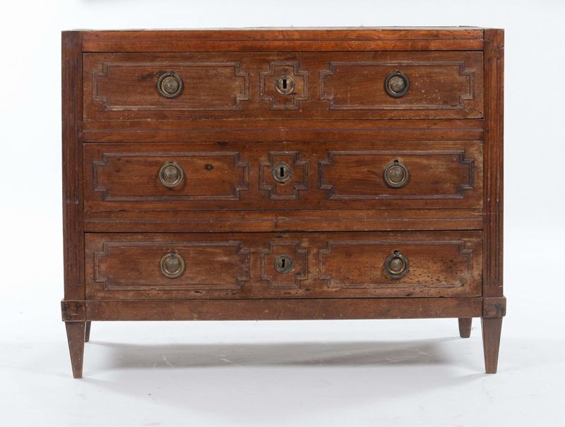 Comò a tre cassetti, XIX secolo  - Asta Arredi dalle dimore degli eredi Ercole Marelli e altre provenienze - Cambi Casa d'Aste