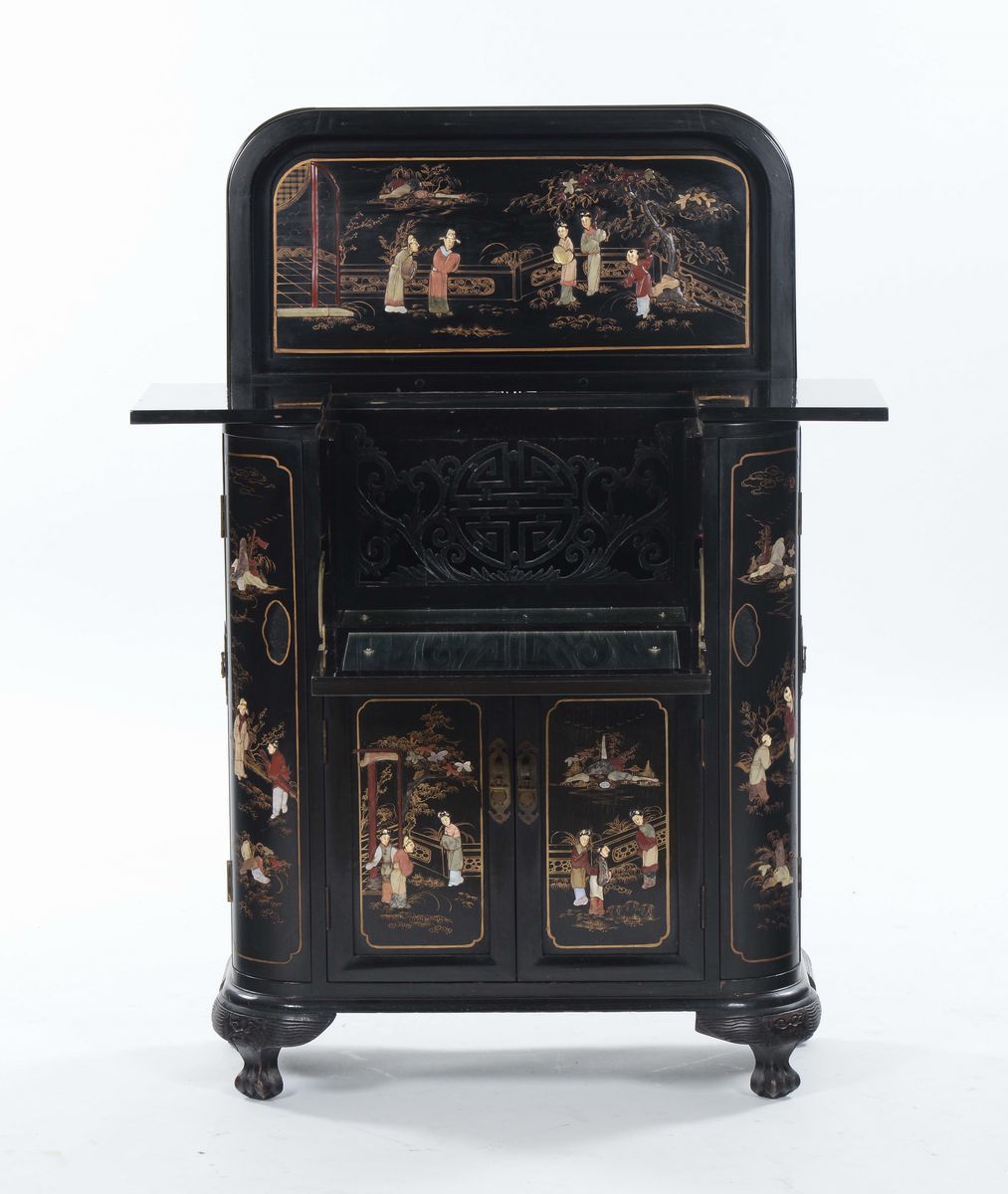 Credenzino in Lacca Nera Decorato a Chinoiseries, XX Secolo