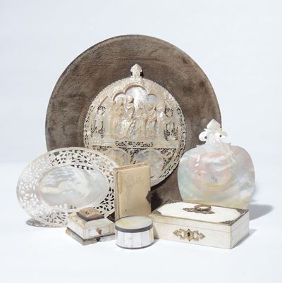 Collezione di Oggetti in Madreperla