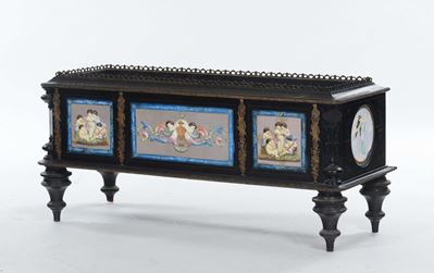 Fioriera in Metallo con Formelle in Ceramica Policroma