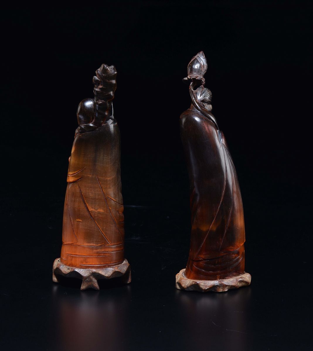 Sculture in Corno di Bue Raffiguranti Guanyin e Dignitario, Cina, Dinastia Qing, Fine XIX Secolo