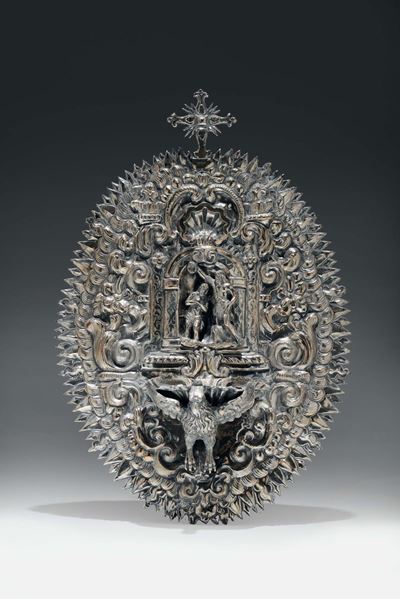 Importante Acquasantiera in Argento Riccamente Sbalzato e Cesellato. Napoli 1619-1658