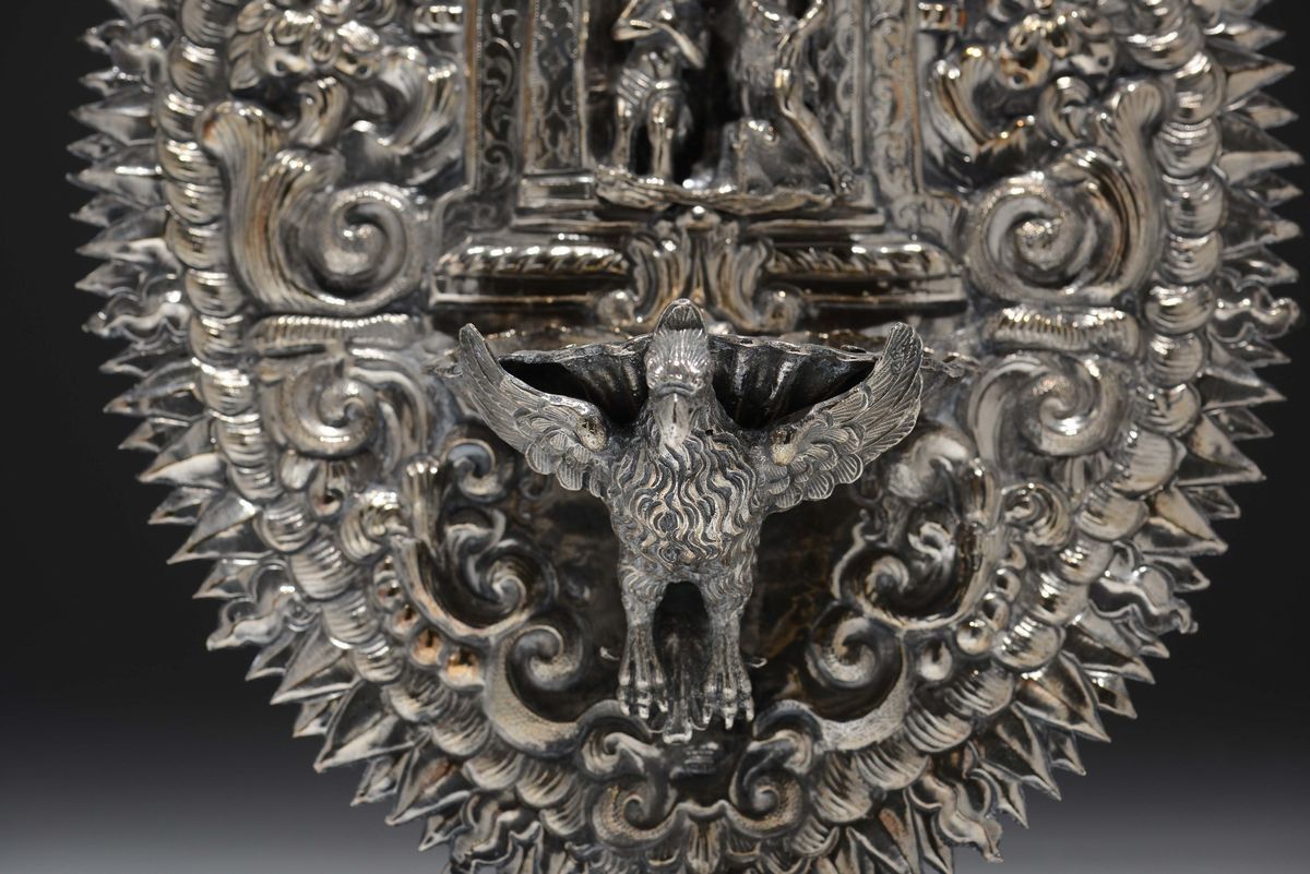 Importante Acquasantiera in Argento Riccamente Sbalzato e Cesellato. Napoli 1619-1658