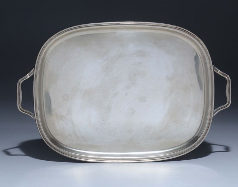 Vassoio biansato in argento  - Asta Arredi dalle dimore degli eredi Ercole Marelli e altre provenienze - Cambi Casa d'Aste