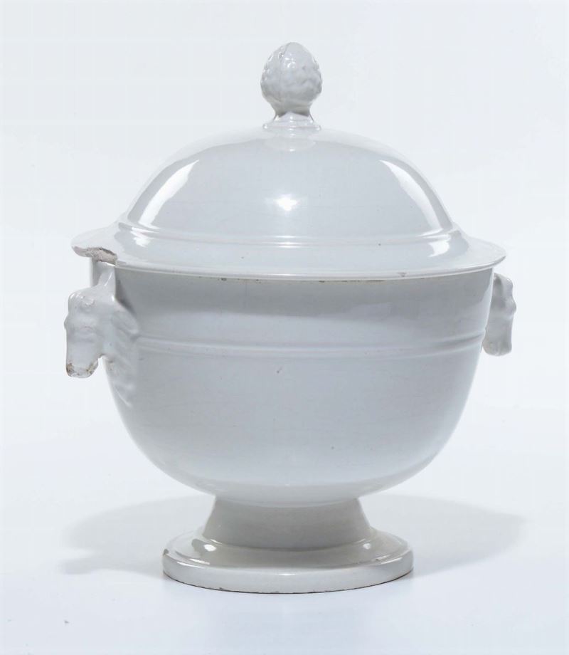 Zuppiera con coperchio in porcellana bianca  - Auction Asta a Tempo Antiquariato - Cambi Casa d'Aste
