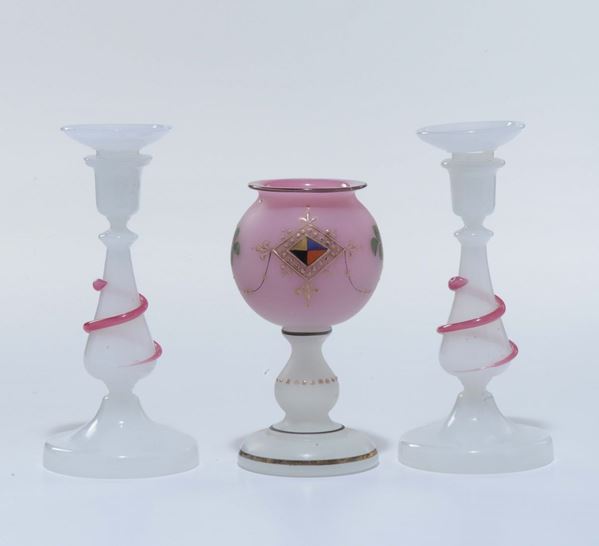 Lotto di tre pezzi in opaline