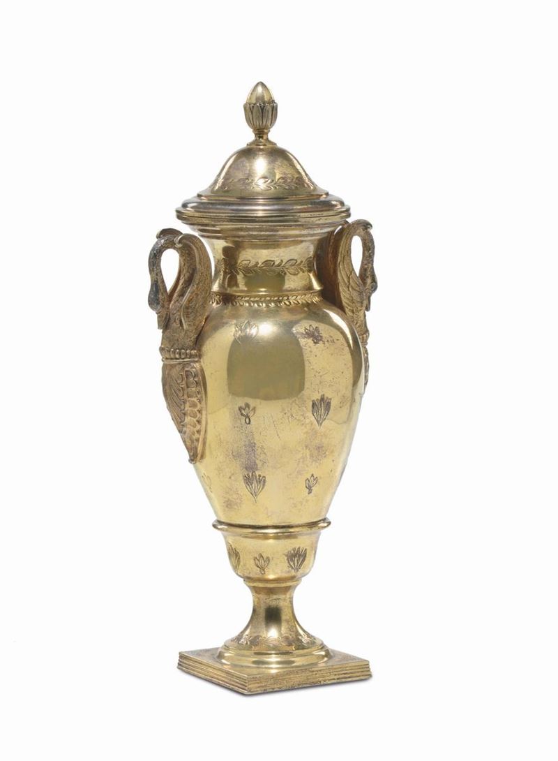 Vaso in argento vermeille, stile Impero, XX secolo  - Auction Furnishings from the mansions of the Ercole Marelli heirs and other property - Cambi Casa d'Aste