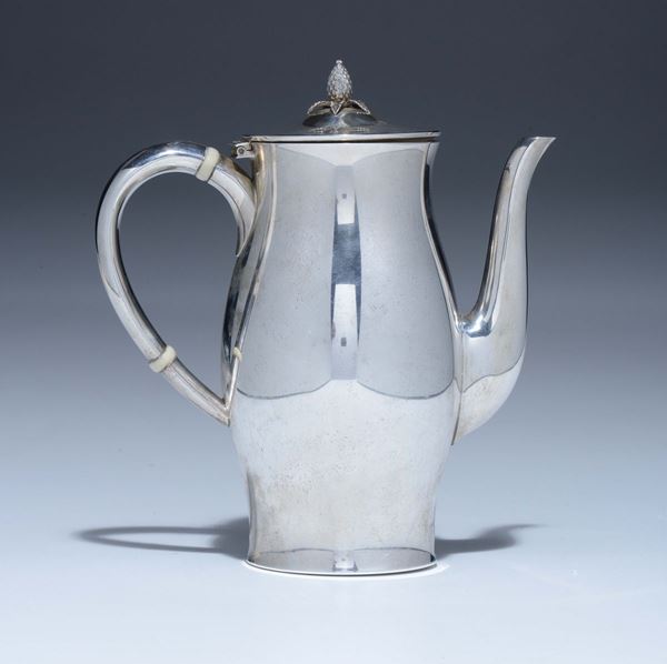Caffettiera in argento, Inghilterra XX secolo