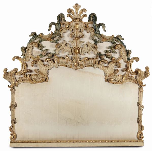 Testiera di letto Luigi XV in legno intagliato, laccato e dorato, XVIII-XIX secolo